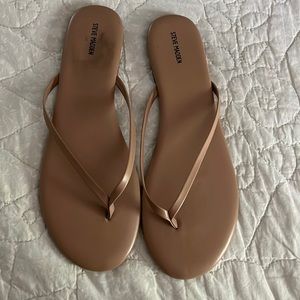 Steve Madden flip flops sz 13 color nude
